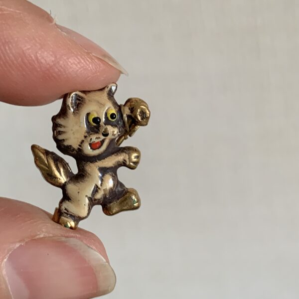 Tiny Vintage Brooch