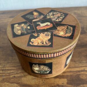Round Lacquered Cardboard Box Cats & Dogs