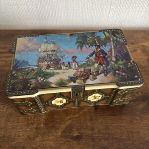 Thorne's Pirate Chest Tin