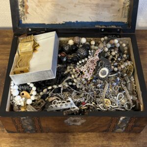 Job Lot of Vintage and Modern Jewellery in Box