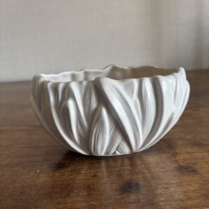 Sylvac Creamy White Hyacinth Mantle Vase / Planter
